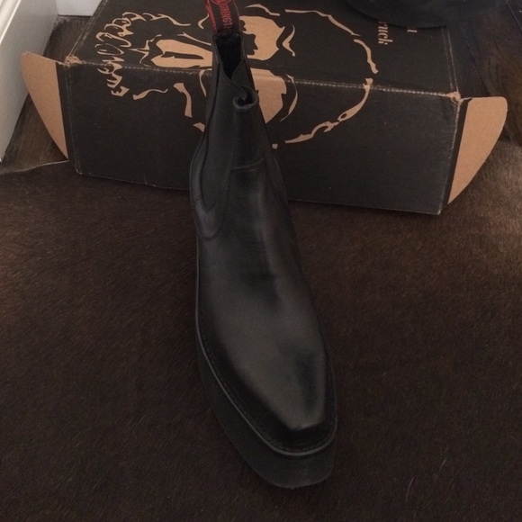 Solestruck 90s - Picture 3 of 4