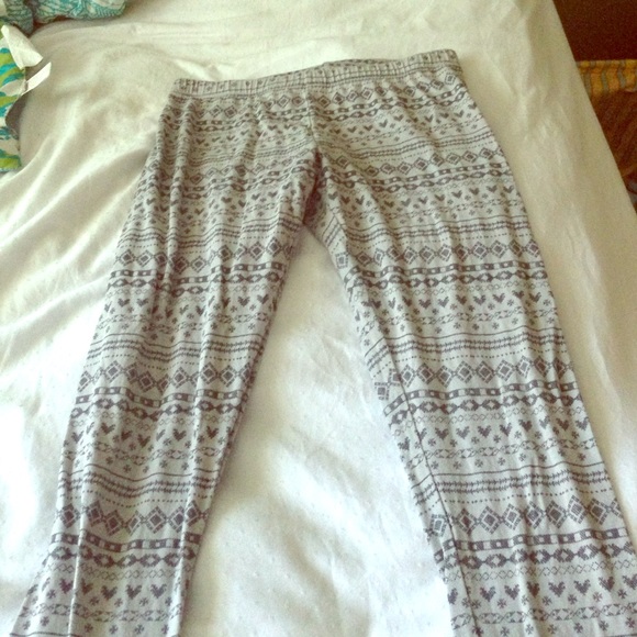 🔴SOLD🔴Tribal Print Leggings