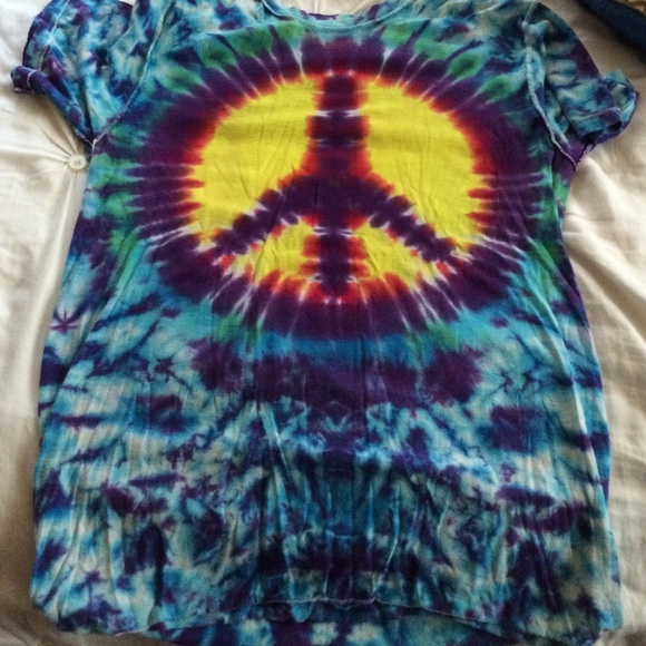 Peace sign tie dye shirt