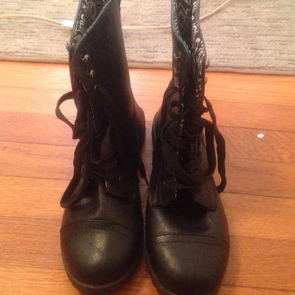 Adorable combat boots with Aztec design