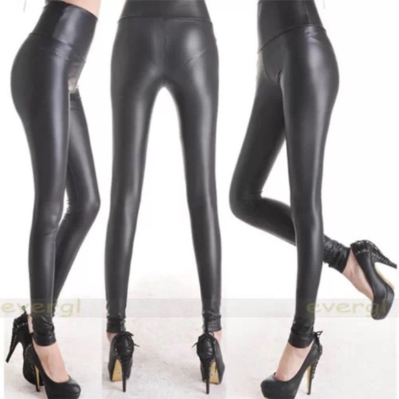Pants - Black Leggings Faux Leather Fits SML