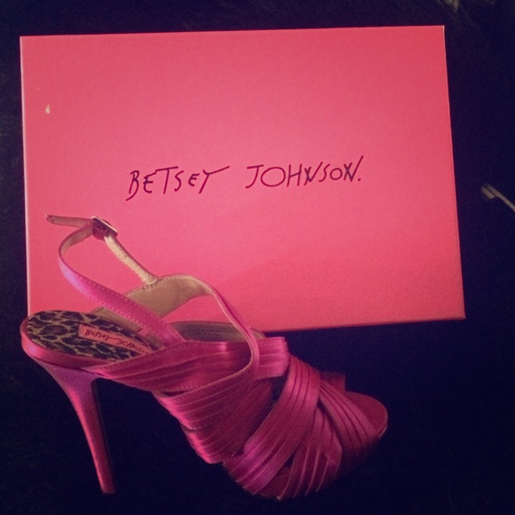 Betsy Johnson Fuchsia satan sandals