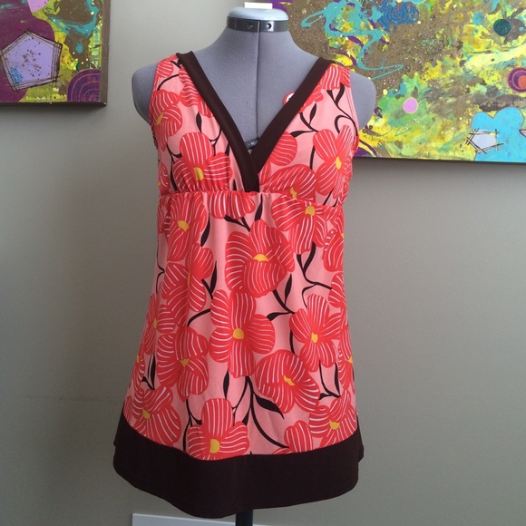 Elastic stretch tank top