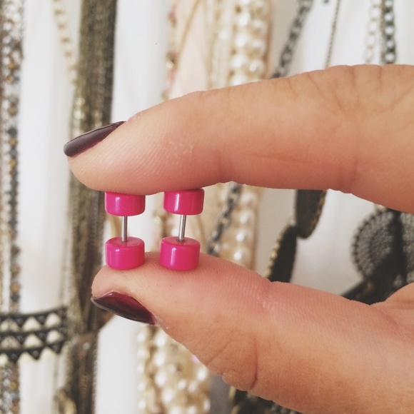 Hot topic. Fake plugs/gauges