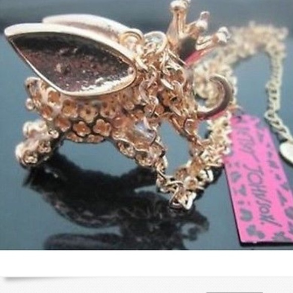 Crystal  flying elephant necklace - Picture 4 of 4