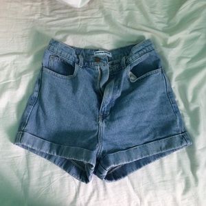 High-waist cuff short
