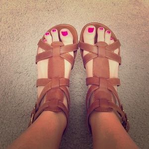 STRAPPY SANDALS. so cute. I love wearing these