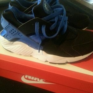 NIKE HUARACHES GS