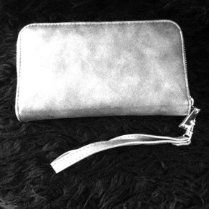 Metallic wristlet