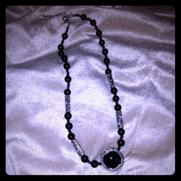 Black pendant necklace