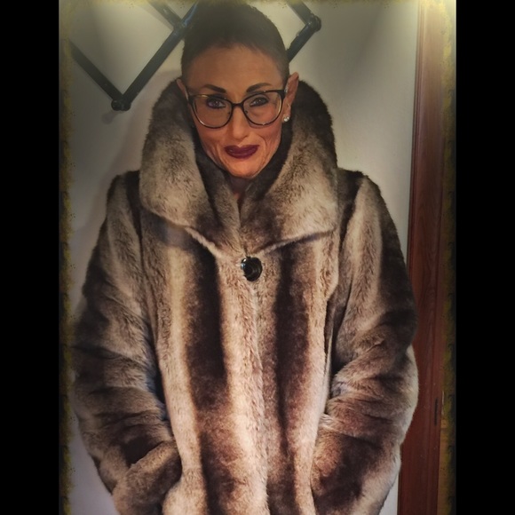 🛑SOLD/NWOT/Pamela McCoy FauxFur Chinchilla/1stEdt - Picture 3 of 4