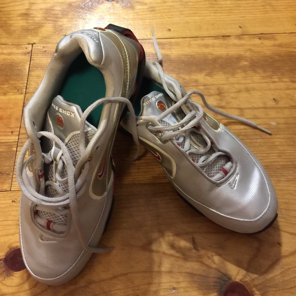NIKE SHOX ELECTRIC