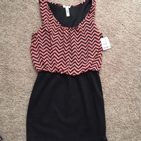 Cute dress bought it and never wore it!