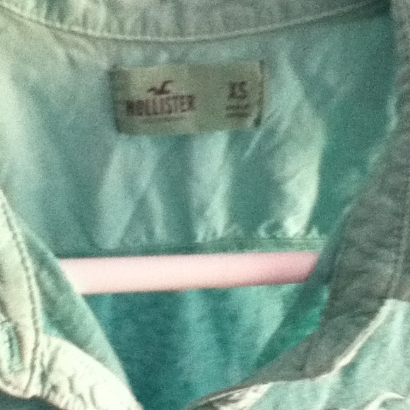 Mint green Hollister shirt - Picture 2 of 2
