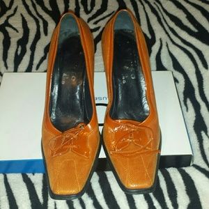 BEAUTIFUL Orange leather and patent shoes.  Worn.