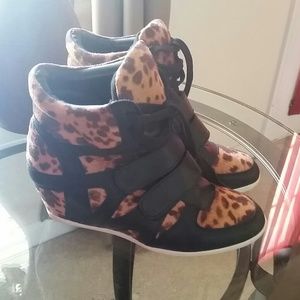 Super Cute Leopard  Wedge Sneaker