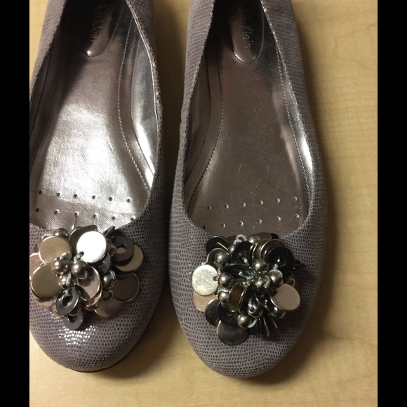 Shoes - Picture 2 of 3