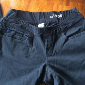 Gap 1969 maternity slim boot black jeans