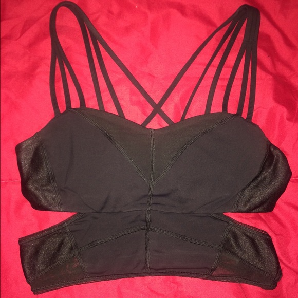 Rare Lululemon sports bra, Size 4. Great condition