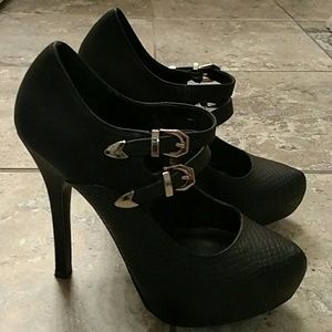 Call it spring pumps-eames