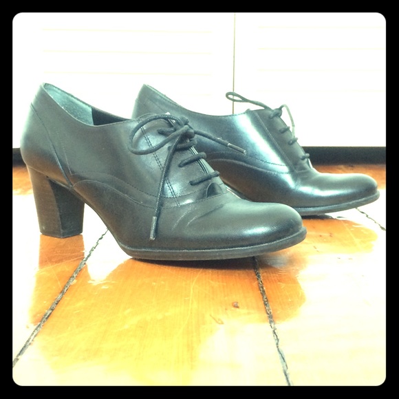 Bandolino heeled oxfords
