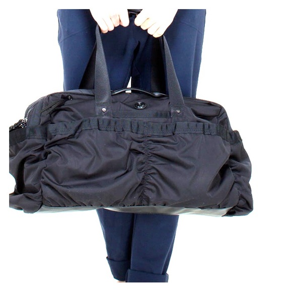 EUC Lululemon On The Fly Black Duffel Bag Tote
