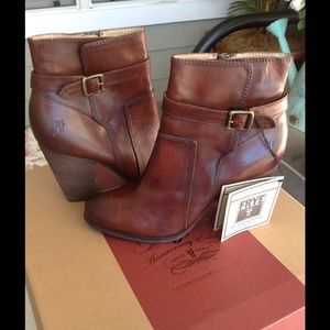$149 FREE SHIP ** NWT FRYE PATTY riding boot