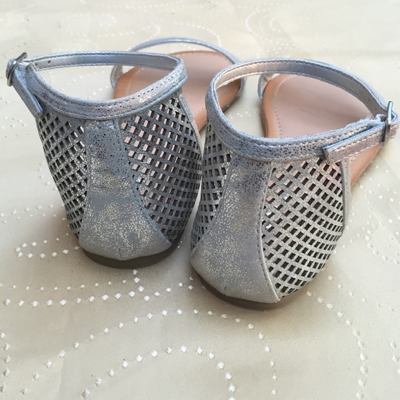 🚫SOLD🚫Madden Girl Silver Laser Cut Ankle Sandals - Picture 2 of 4