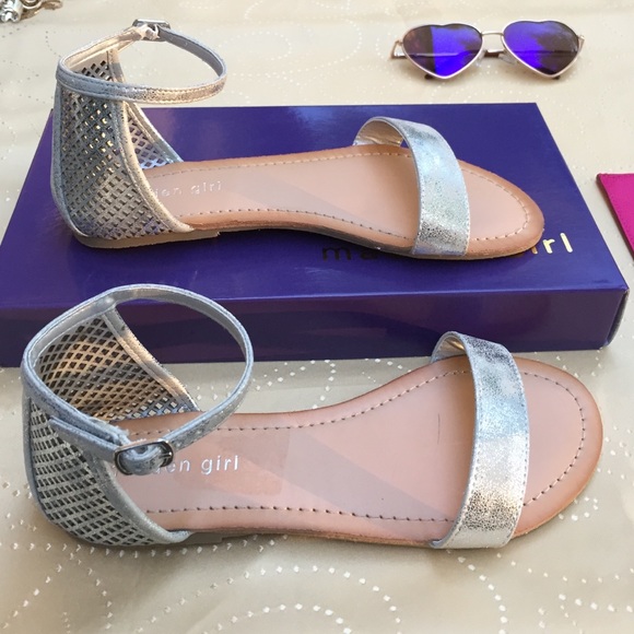 🚫SOLD🚫Madden Girl Silver Laser Cut Ankle Sandals - Picture 4 of 4