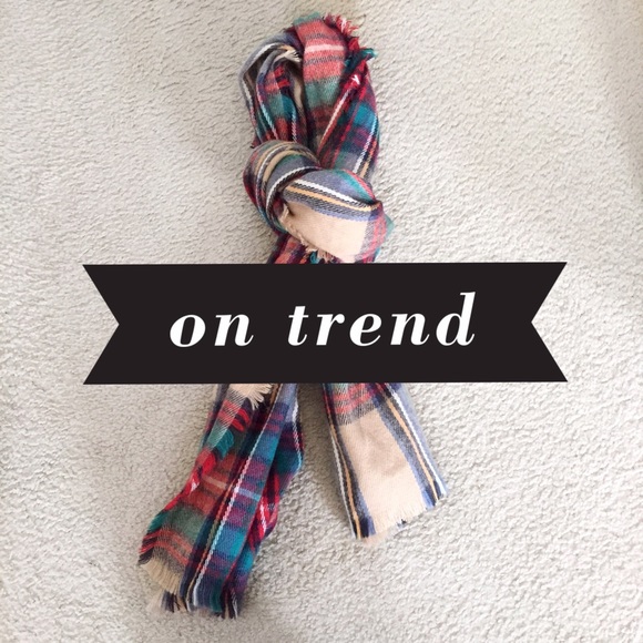 ⬇️ PRICE REDUCED - Tartan Scarf (was $19)