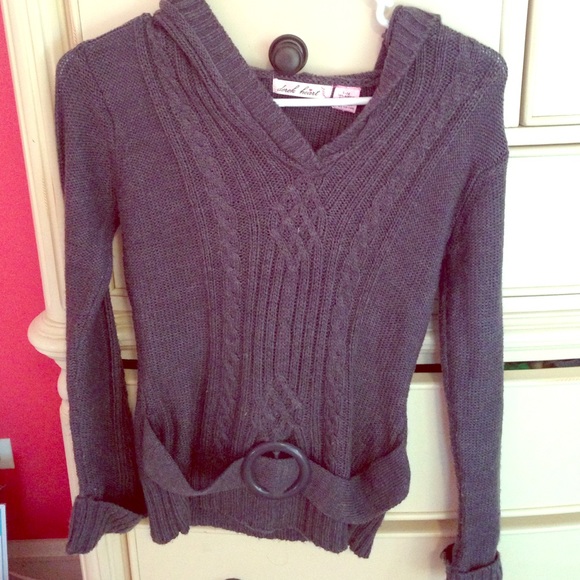 Cute girls sweater with hood!