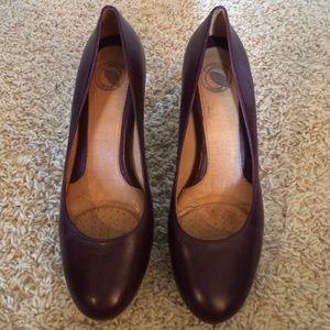 Nurture pumps, dark burgundy, size 9