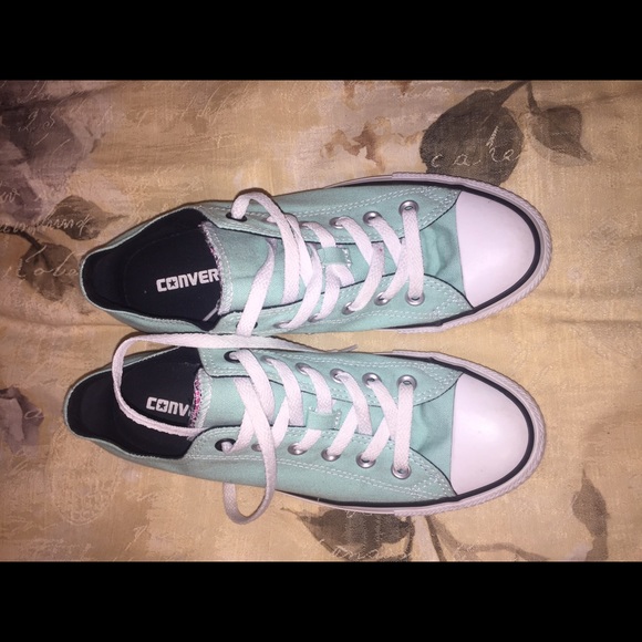 🌰 RARE: Seafoam Green Converse! 🌻