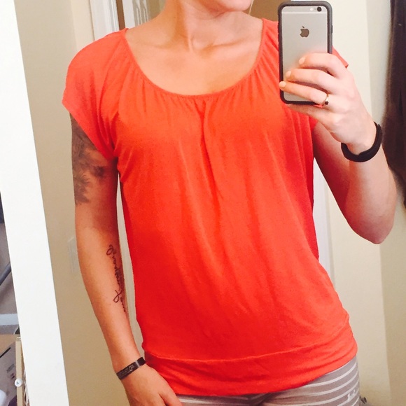 Soft Coral Gap T - Picture 1 of 3