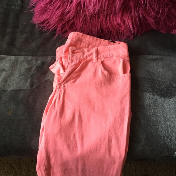 Hot pink skinny jeans!