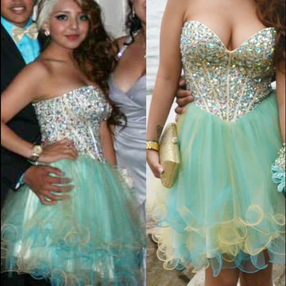 Short Prom Dress - Picture 2 of 4