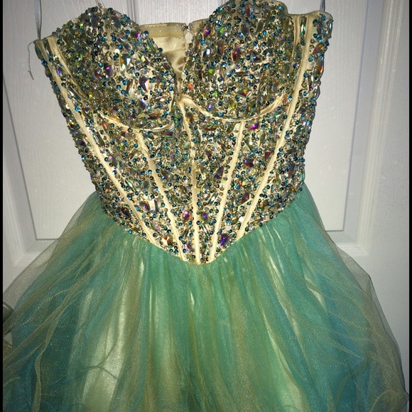 Short Prom Dress - Picture 3 of 4