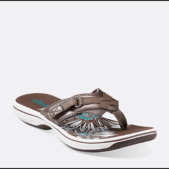 clarks breeze sky flip flops