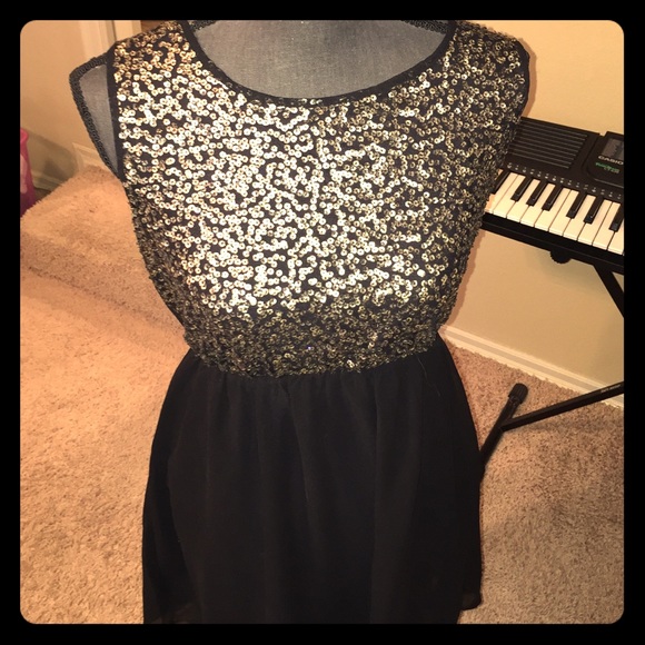 Very cute for homecoming or a girls night out!