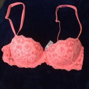 32b NWT Victoria's Secret Bra