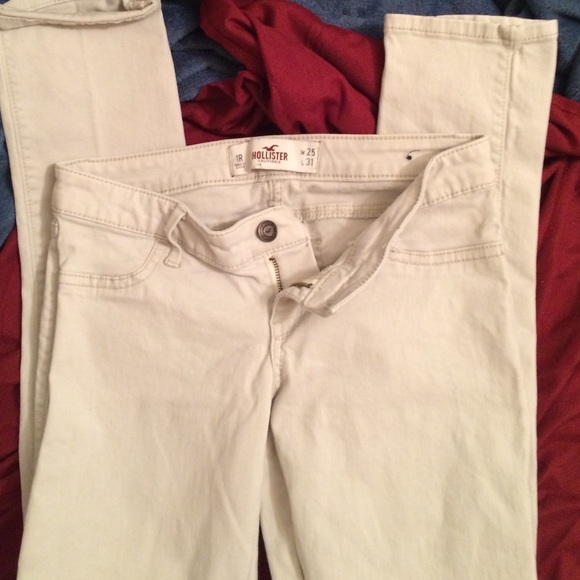 Hollister size 1r