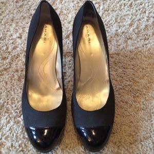 Tahari, black cloth and patent leather pumps
