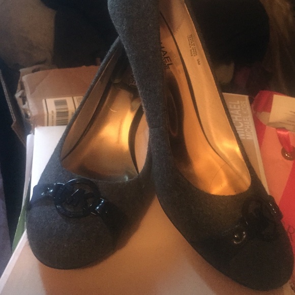 Michael kors Mid flannel grey pumps! - Picture 1 of 2