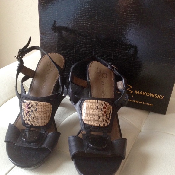 Black sandal