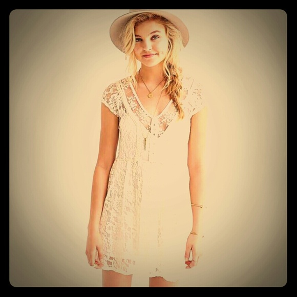 Kimchi Blue Dresses & Skirts - 💯BUNDLED💯 KIMCHI BLUE FLORAL LACE HIPPIE