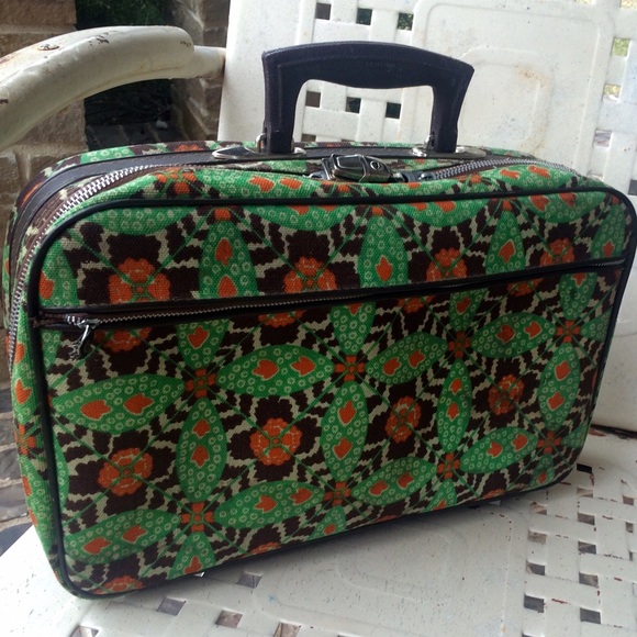 Vintage Penguin Travellers 15" Suitcase Luggage