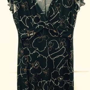 Short sleeve v-neck dress