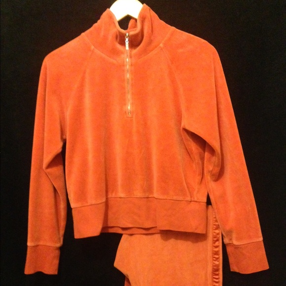 Moda Orange velour track suit w/style!