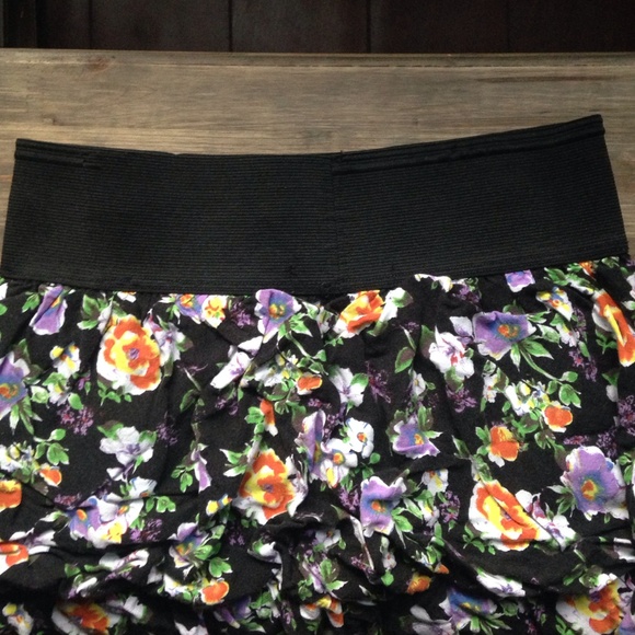 Full Tilt floral skirt with waist band! - Picture 3 of 3