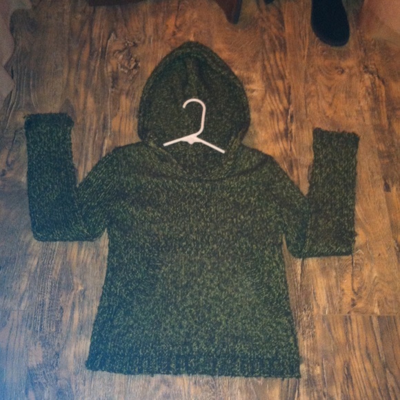 Hunter green sweater